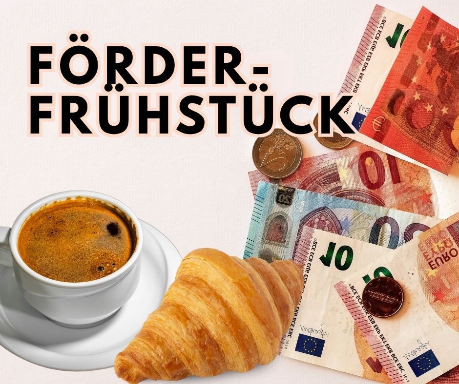 Kaffe, Croissant und Geld